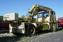 Ein Autokran HAULOTTE CFH 14 den ich am 25.07.2009 am Bahnhof von Martel im D�partement Lot in Frankreich sah