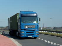 MAN D20 Common Rail LKW fhrt am 24.August.2009 ber eine Brcke Richtung Hafengebiet!