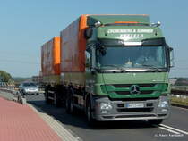Mercedes-Benz Actros LKW der Firma Cronenberg & Sommer Krefeld f�hrt am 24.August.2009 �ber eine Br�cke Richtung Hafengebiet!
