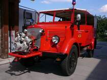 Mercedes Benz als Feuerwehrfahrzeug der  Freiwilligen Feuerwehr Piding . Die Bitte, an die Feuerwehr Piding, um bermittlung der technischen Daten ist bisher (02.10.09) immer noch unbeantwortet.