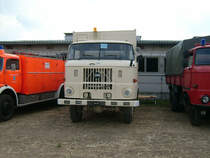 IFA W50LA/WK Werkstattkoffer umgebaut zum Wohnkoffer beim Schleppertreffen in Rottelsdorf