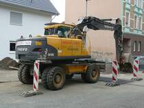 26.08.09,VOLVO-Bagger EW 180C in Wanne Eickel.