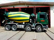 Hurni Sutz - Mercedes ACTROS BE 645927 vor dem Eisenbahn Depot der asm/BTI in T�uffelen am 17.08.2009