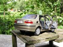 Fiat Siena/Palio/Albea, nach den Rcken.
Massstab: 1/18.