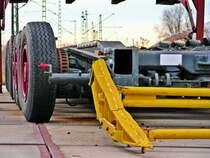 Detailansicht des gezeigten Eisenbahntransportanh�nger(ID 21557)
in Darmstadt-Kranichstein am 18.03.09

das Bild ist nicht geschnitten, sondern soll die R�deranordnung und die Rampe zeigen