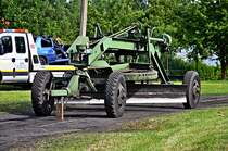 vermutliches Arbeitsger�t des ZT im Speedway Stralsund ein alter Stra�enhobel
beim Lauf zur LMMV & OBC am 27.06.09 im Stralsunder Speedway-Stadion  Paul-Greifzu  des MC Nordstern