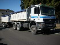 Am 01.September 2009 stand dieser Mercedes-Kipper mit H�nger in meiner Wohnstra�e in Bergen/R�gen.