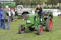Deutz unterwegs zu seinem Standplatz beim Oldtimertreffen des  Deutz-Club Allmus  am 30.08.2009 in Hofbieber-Allmus 

