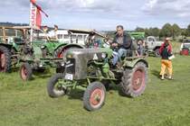 Dieters Fendt rollt zu seinem Standplatz beim Oldtimertreffen des  Deutz-Club Allmus  am 30.08.2009 in Hofbieber-Allmus 