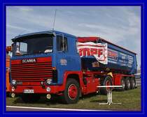 Uhrgestein: Damit hat die V8 Geschichte angefangen und ist bis heute kaum zu schlagen. SCANIA 140 \8/ 350PS (m�sste Baujahr 1965 sein) von KEMPF FAHRZEUGBAU aus Bad Marienberg im Westerwald. Nat�rlich mit super V8 Sound;-)
Welcher Rahmen ist besser???
