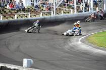 nach gegl�ckten Start in die erste Kurve,
beim Lauf zur LMMV & OBC am 27.06.09
im Stralsunder Speedway-Stadion  Paul-Greifzu  des MC Nordstern