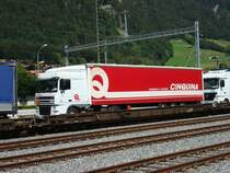 DAF XF auf einem RoLa-Zug bei Frutigen am 16.06.2007