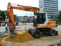 Schaufel-Bagger Ohrenstein&Koppel  MHplus auf dem Vorplatz des Bochumer Hbf`s Baustelle.(02.09.2007) 