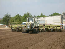 Auch dieser ZT GB war im Einsatz beim Schleppertreffen. Er zog einen Kopplungswagen an dem 3 Shmaschinen angebracht wurden