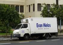 Nissan Kuhlwagen fotografiert in Valencia, Spanien September 2009.