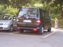 Ein VW T5, mit dem unser Behindertenverband zu einer Behindertenfreizeit am Bodensee unterwegs war, hier bei einem Ausflug an den Rheinfall in Schaffhausen.