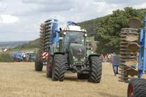Fendt 930 Vario mit hochgestellter Scheibenegge von Lemken bei der Fendt- und Lemkenprsentation in Fulda-Oberrode am 02.09.2009