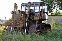 betagte Raupe in Ansbach,
ich tippe Kaeble oder Demag.
Leider war kein Typenschild zu finden.