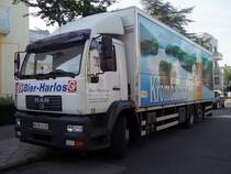 MAN eines Getr�nkedienstleisters bei der Zustellung in Cuxhaven; 090826