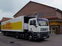 MAN_TG360A eines Discounters bei der Warenzustellung in einer Filiale in Cuxhaven; 090828