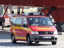 MB-110CDI (Einsatzleitung) rast mit hohem Tempo zu einem Fehlalarm ins MEDITERRANEO in Bremerhaven;090826