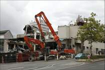 HITACHI Bagger Zaxis 500 und der Zaxis 350LCN von P&Z ABBRUCH. Abgerissen wird die ehemalige Kaufhalle in L�denscheid. (14.09.2009)
