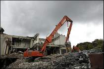 HITACHI ZAXIS 500 mit 320PS von P&Z beim  umlegen  von Stahlschrott... (14.09.20099