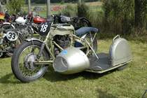 Seitenwagenrennmotorrad aus vergangenen Tagen bei der Oldtimerausstellung des  Deutz-Club Allmus  am 30.08.2009 in Hofbieber-Allmus