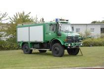 Unimog der Bundespolizei als L�schfahrzeug steht am Tag der offenen T�r bei der Bundespolizeiabteilung H�nfeld anl. des 50-j�hrigen Standortjubil�ums am 13.09.2009 in 36088 H�nfeld 