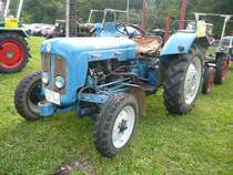 Fordson Dexta Spezial steht beim 4. Tanner Bulldog- und Oldtimertreffen am 20.09.2009 in Tann/Rhön 