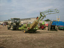 ZT 323 mit Fortschritt Strohpresse war am Sonntag noch zum Treffen nach Rottelsdorf gekommen