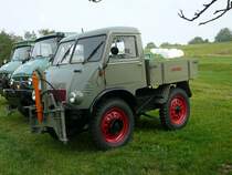 Unimog steht beim 4. Tanner Bulldog- und Oldtimertreffen am 20.09.2009 in Tann/Rh�n 
