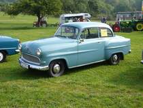 Opel Olympia steht beim 4. Tanner Bulldog- und Oldtimertreffen am 20.09.2009 in Tann/Rh�n 
