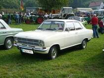 Opel Kadett B steht beim 4. Tanner Bulldog- und Oldtimertreffen am 20.09.2009 in Tann/Rhön 
