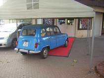 Hier habe ich einen R4 Fotografiert. Das Foto wurde am 24.09.2009 in Saarbr�cken Trierer Stra�e aufgenommen.