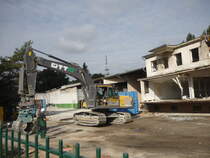 25.09.2009: Hier hat sich der Volvo EC290CNL auf eine Kette gestellt.