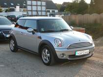 J�rgs Mini strahlt im letzten Sonnenlicht am 26.09.09 in Neuhof-Wehen