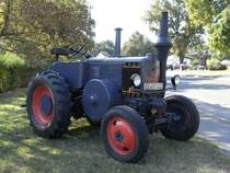 Lanz Bulldog am Stra�enrand in Doberlug fotografiert am 27.09.2009