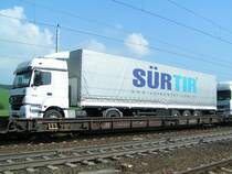 AXOR1840 l�sst sich auf dem Niederflurwagen Saadkms83814983881-8 durch die �sterreichische Gegend transportieren;090923