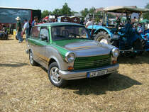 Trabant 1.1 mit etwas eigenwilliger Lackierung beim Oldtimertreffen in Bocka