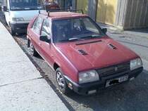 Skoda Favorit. Eine interessant komposizion von Sportausstattung und Dachschinien.