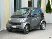 Grauer Smart als Werbetr�ger in Biel am 29.08.2009