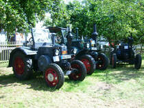 Diese verschiedenen Lanz Typen standen im Garten des 4 Seitenhofen in Bocka zum Schleppertreffen