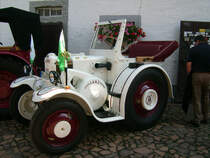 Lanz Eilbulldog in Innenhof des 4Seitenhofes in Bocka