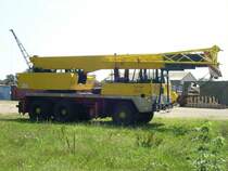 Mobilkran eines unbekannten Herstellers im Regensburger Hafen, August 2006