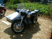 Altes Simson Motorrad mit Beiwagen beim Treffen in Bocka