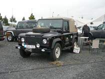 Rover Defender ausgestellt beim 1. Fuldaer Autotag am 04.10.2009 auf der Fulda-Galerie