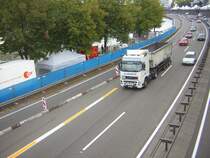 Ein LKW der Marke VOLVO auf der A620 in Saarbr�cken. Das Foto habe ich am 02.10.2009 aufgenommen.