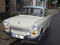 TRABANT  601-5 deluxe  parkt in Cuxhaven ;090830