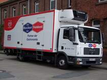 MAN-TGL12.180 bei der Zustellung von gek�hlter Feinkost in Cuxhaven;090831